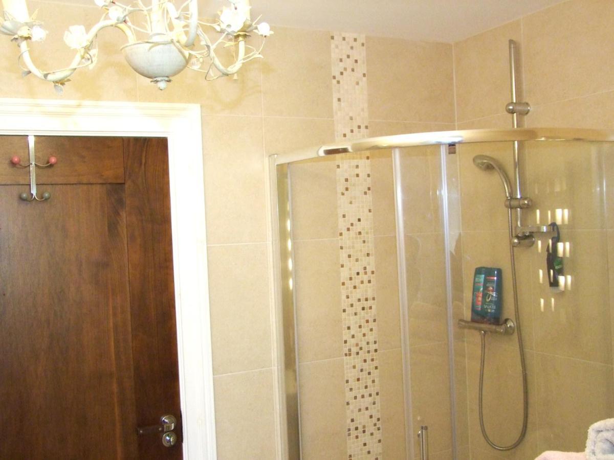 Wonderful Setting Farmhouse Apartment Wicklow Bagian luar foto